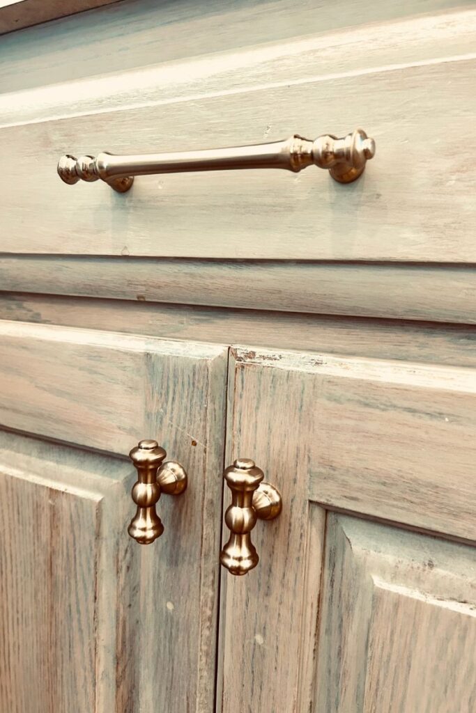 cabinet hardware