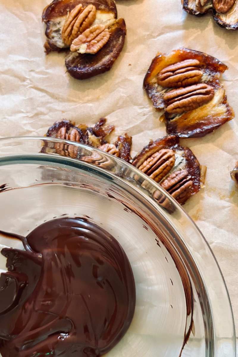 melted chocolate and dates