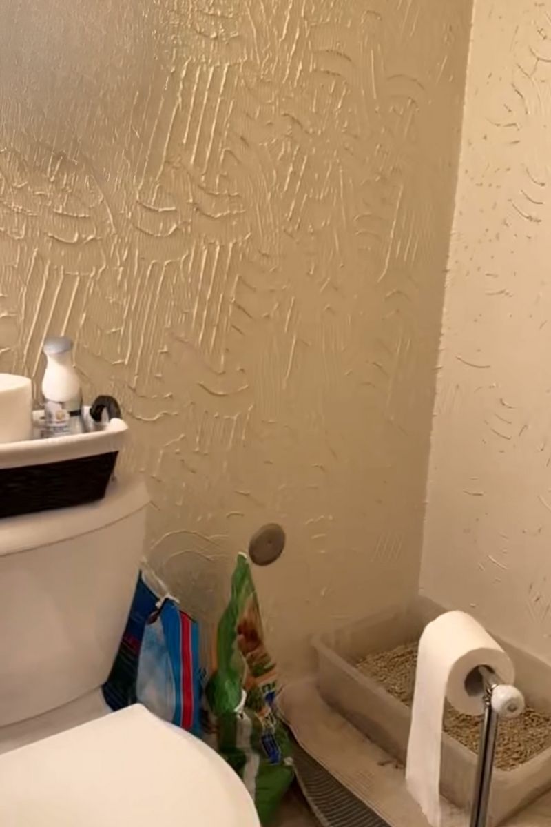 basement bathroom before