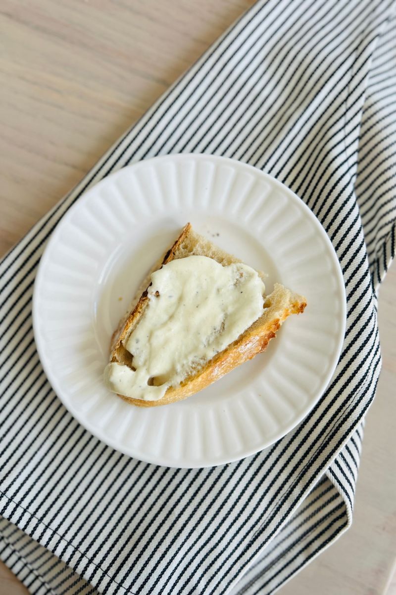 protein cottage cheese sauce on sliced bread